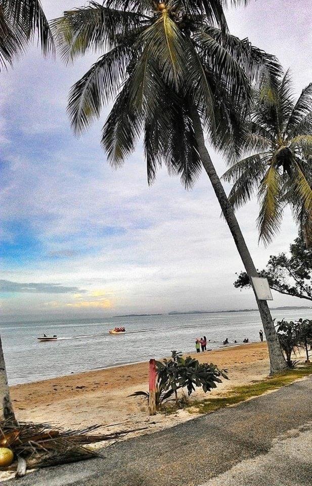 Kemunting Beach Resorts Masjid Tanah Luaran gambar